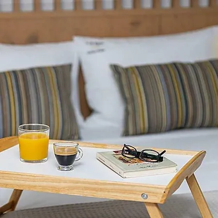 Hotel The 8 Keys
