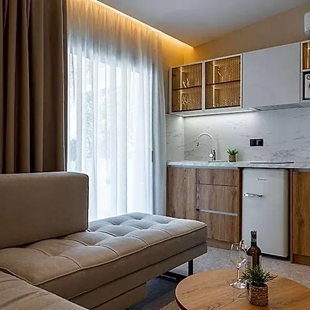 Hotel The 8 Keys