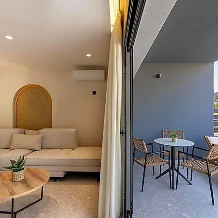 The 8 Keys Hotel